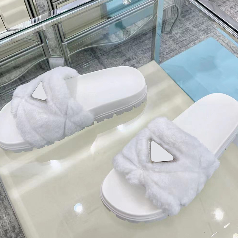 New Flat Bottom Women Slippers Luxury Designer Classic Triangle Sign Versatile House Slipper Long Plush Genuine Leather Thick Sole Anti slides Ladies Sandals