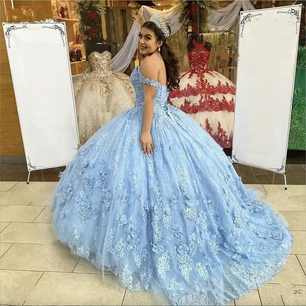 Gorgeoues Abiti Quinceanera azzurri con spalle scoperte con applicazioni floreali 3D Sweep Train Tulle Abiti su misura Sweet 16 Pageant Party Princess Ball Gown