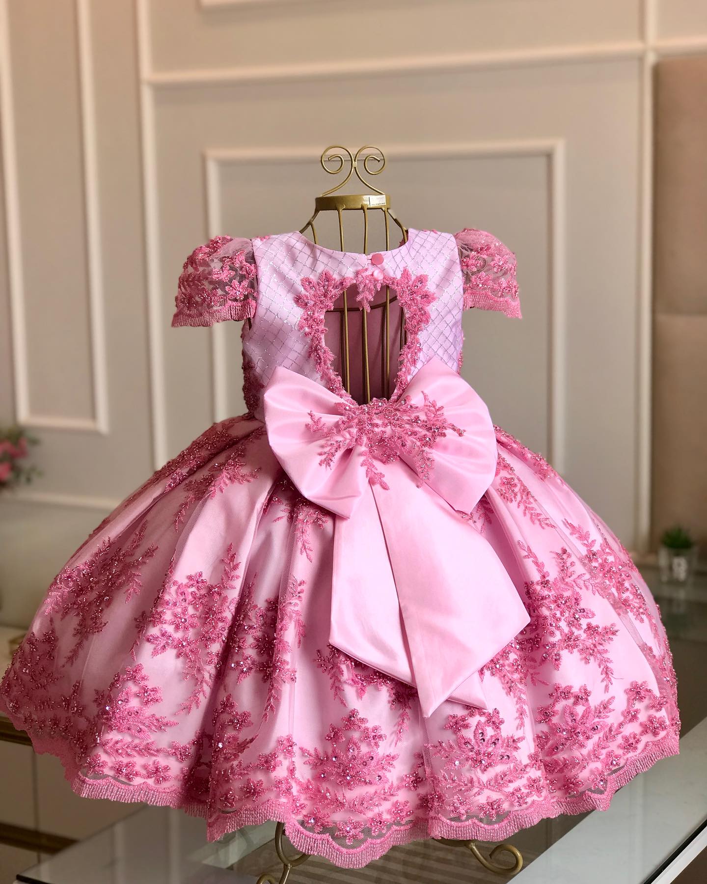 Beaded Backless Flower Girl Dresses For Wedding With Big Bow Lace Appliqued Toddler Pageant Gowns Tulle Floor Length Ball Gown Kids Birthday Dress