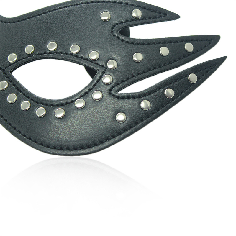 Accessori costumi Pelle PU adulti Rivetto in metallo Maschere sexy Moda Maschera spettacoli teatrali Giochi feste Cosplay Copricapo il viso Benda gli occhi