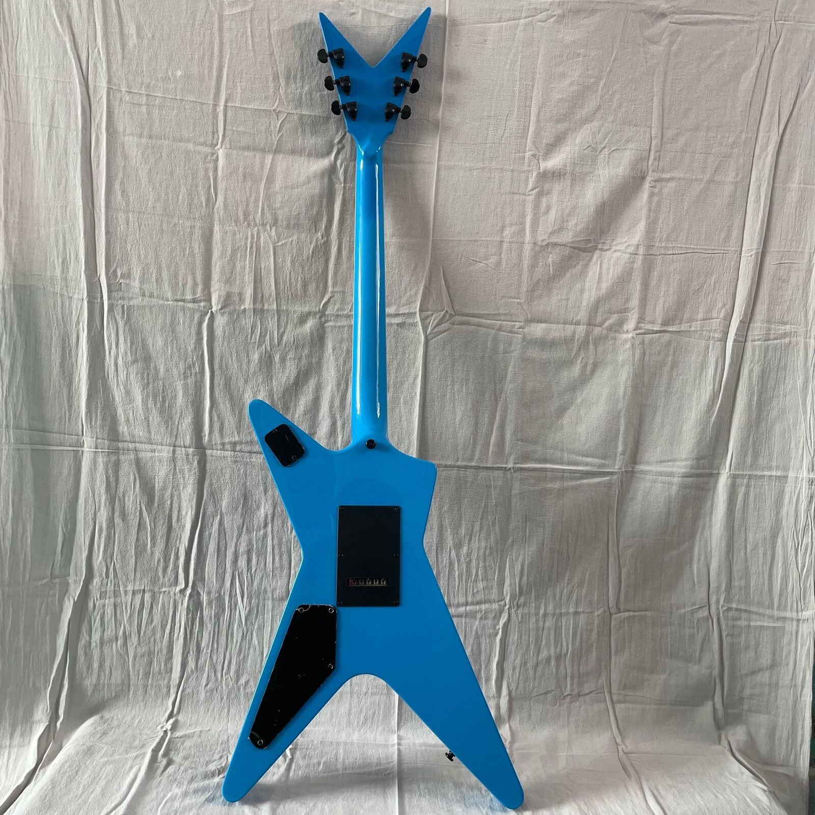 Hot Sale Factory Custom Ml Shaped 6Strings Electric Guitar Lightning Veneer