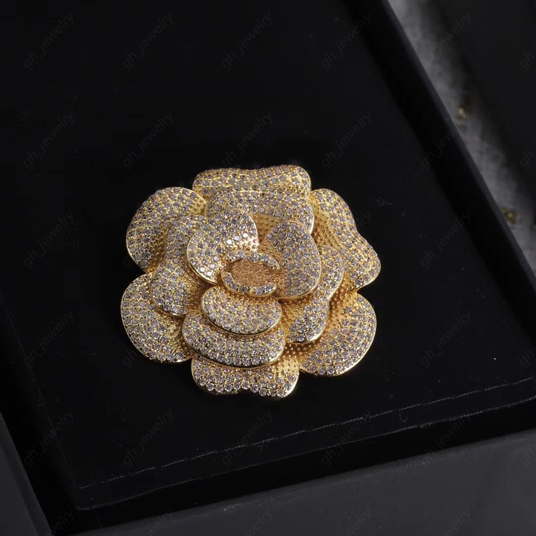 Luxury designer Full diamond Flower type Pins Brooches Women's fashion Exquisite gift jewelry high quality with box