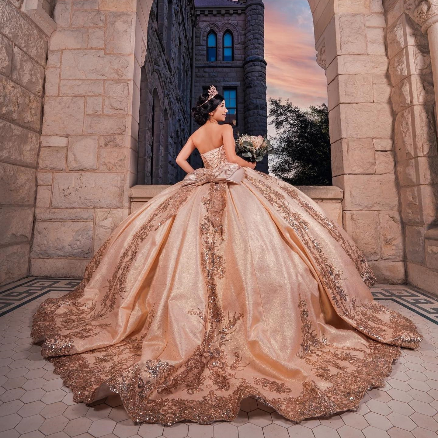 Luxe Sparkly Roze Quinceanera Jurken Kant Applicaties Sweetheart Baljurken Charro Mexicaanse Jurk Vestido De 15 Anos