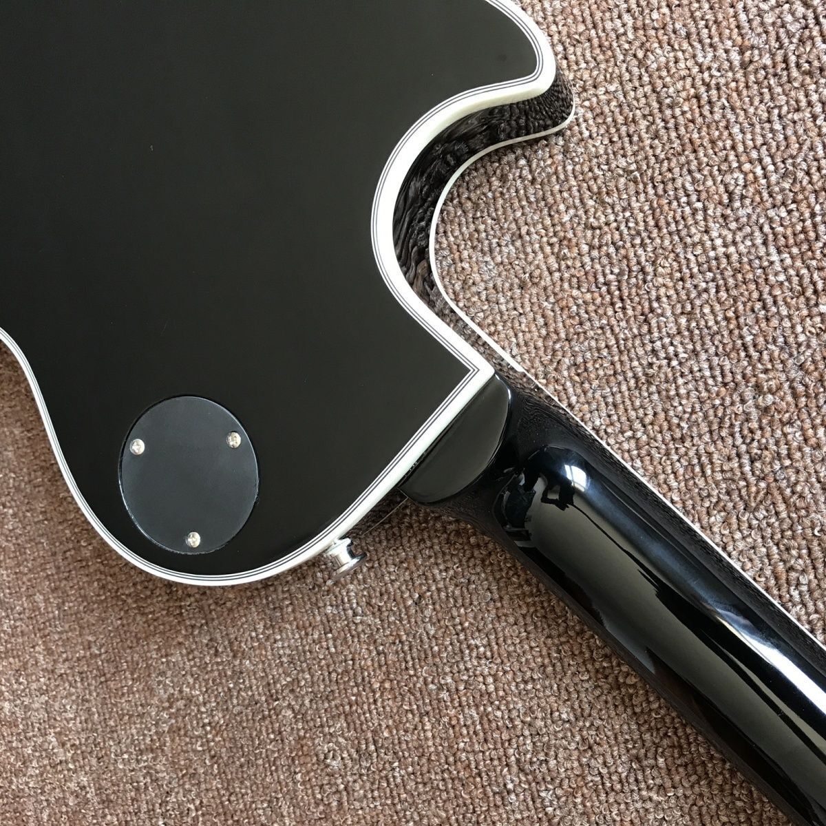 Venda quente de guitarra de cor preta personalizada de fábrica com acabamento profissional de alta qualidade