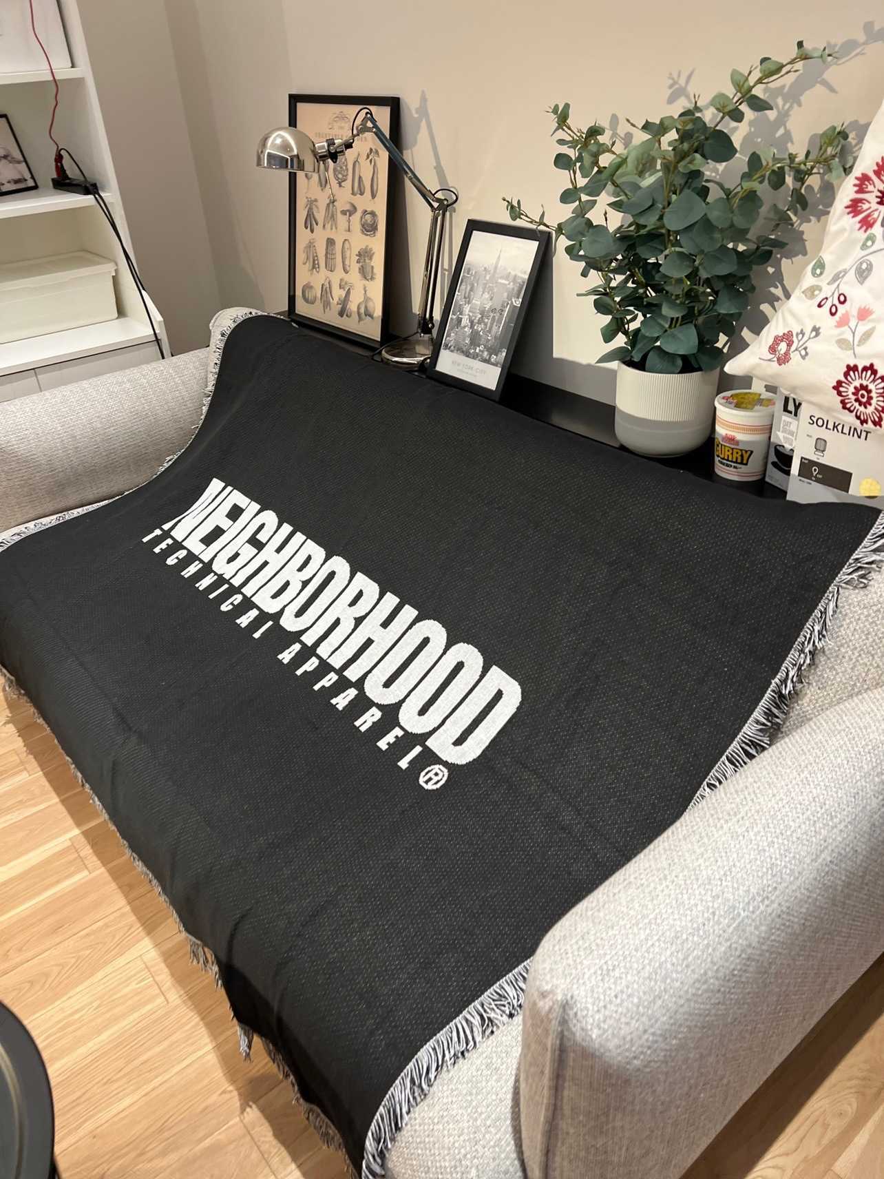 Blankets Japanese Style Black White Soft Sofa Blanket for Indoor Outdoor Use With Neighborhood Design Blankets and Blankets Picnic HKD230922