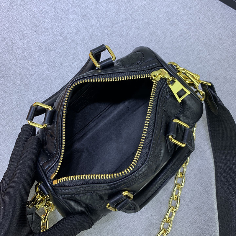 Borsa di design Borsa a tracolla con tracolla larga Borsa a tracolla di alta qualità Borsa con cerniera sotto le ascelle in vera pelle Borsa a catena Borsa BB Esplora altri modi di trasportare