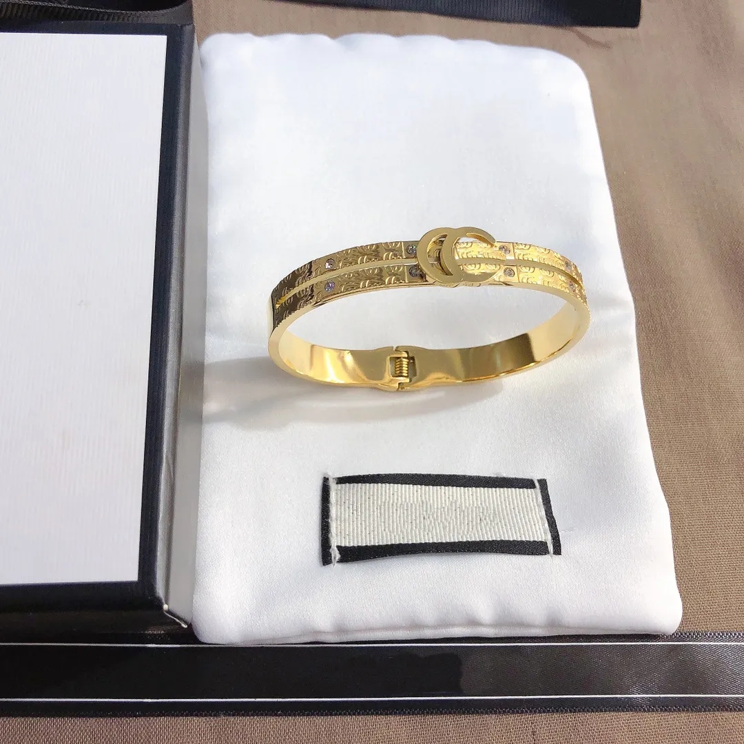 Designer armband armband charm armband lyxarmband kvinnor bokstäver smycken pläterat rostfritt stål 18k guld armband manschett modeparty tillbehör y23336