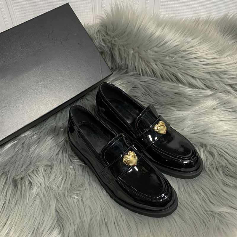New Round Head Women Dress Shoes Luxury Designer Love Metal Buckle Letter Sign Loafers Shoe Lacquered Leather Upper Thick Sole Anti slides Ladies Calfskin Shoes
