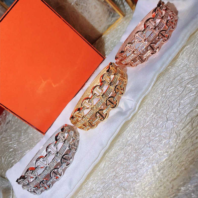 Bangle Designer Personalizowany nos inkrustowany diamentowy diamentowy multi -warstwowy bransoletka rękodzieła dla damskiej mody Zaawansowana sieć sensowna czerwona rękodzieła 7BNB