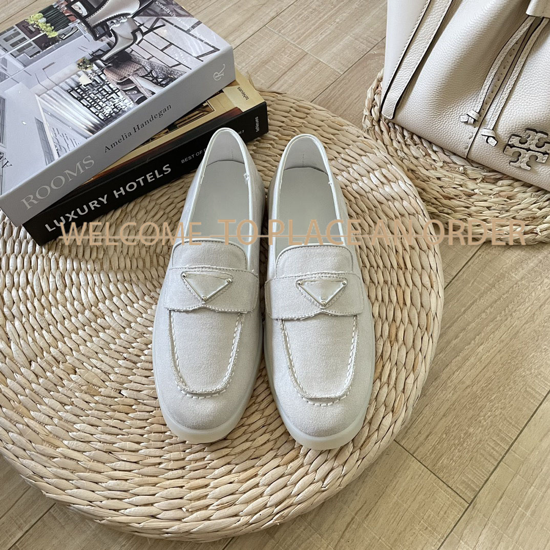 Designer Small Leather Shoes Triangle Women High Quality Leather Flat Shoes Business Formal Overall Casual Social Designer Slippers Casual Shoes Loafers