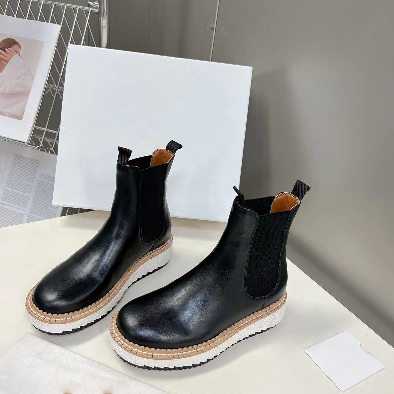 Mulheres 2023 botas de designer de luxo botas femininas botas de tornozelo de couro plataforma botas planas tamanho 35-40