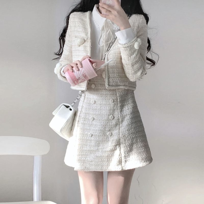 Robe de style doux pour femmes, haut à simple boutonnage, jupe portefeuille aux hanches, hiver 2023