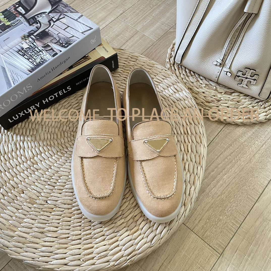 Designer Small Leather Shoes Triangle Women High Quality Leather Flat Shoes Business Formal Overall Casual Social Designer Slippers Casual Shoes Loafers