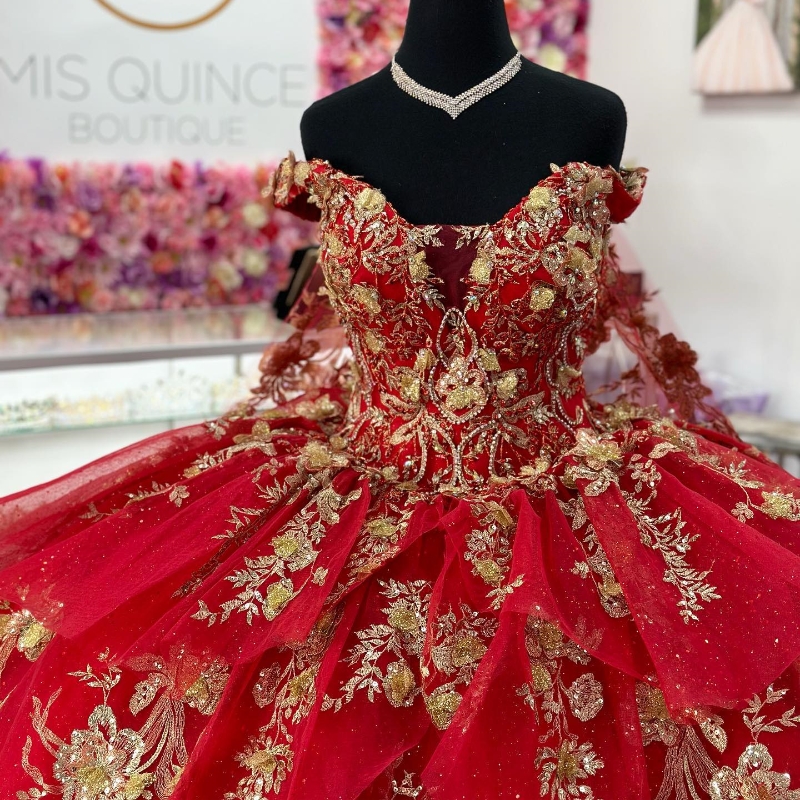 Luxury Red Sweetheart Princess Quinceanera klänningar från axeln glittrande applikationer spetsar kristall tull vestidos de 15 anos prom party klänning