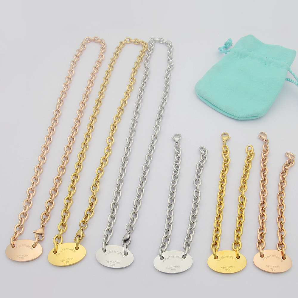 Colliers pendentifs Bijoux populaires européens et américains de haute qualité lettre pendentif ovale collier épais ensemble de collier pendentif ovale pour femmes