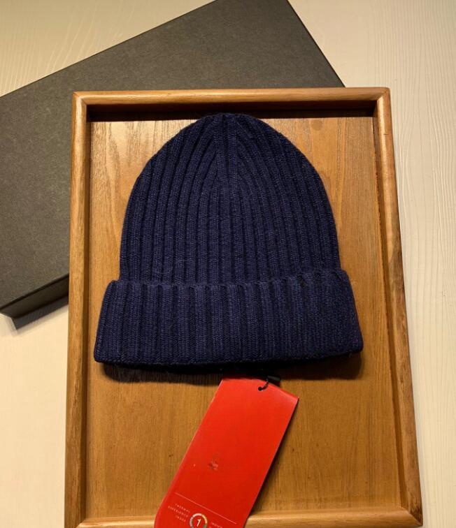 Cappello lavorato a maglia Dupe con marchio nei popolari cappelli invernali Cappellini lavorati a maglia con stampa classica lettera d'oca XX09280