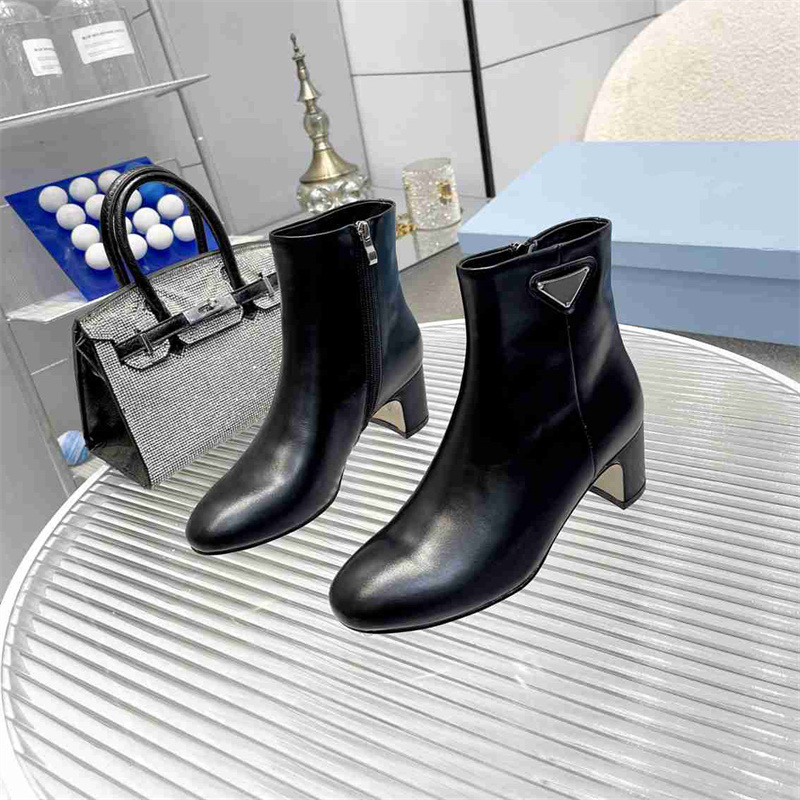 Autumn Suede Booties Fashion Female Elastic Thick Heel Short Boots Designer Brand Female Zipper Chunky Heels Outdoor Loafers New Ladies Footwear