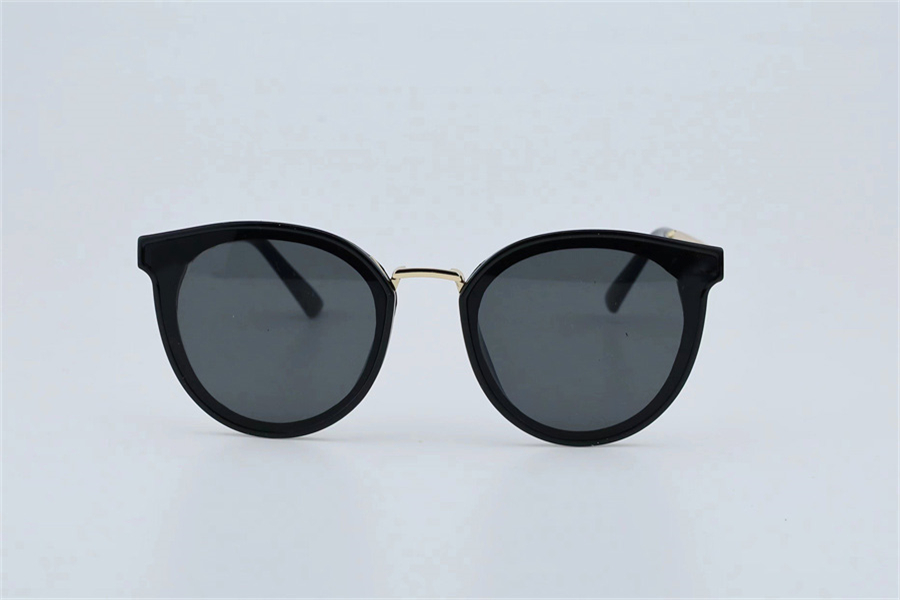 Sunglasses Men's and Women's Fashion Trend Sunglasses Classic Versatile Anti-UV Glasses