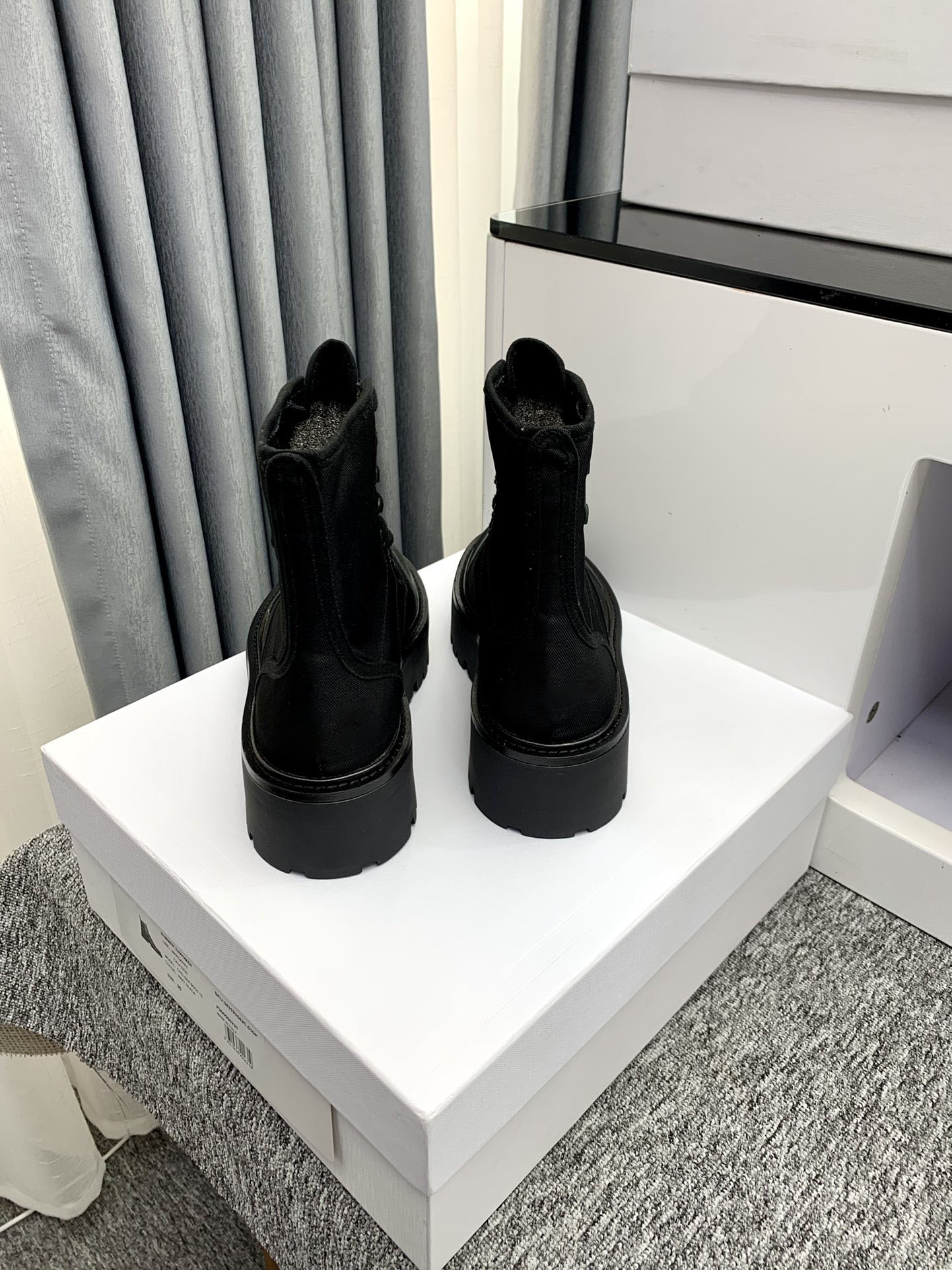 부츠 디자이너 부츠 레이디스 마틴 부츠 패션 펜던트 두꺼운 바닥 발목 부츠 혼합 색상 여성 신발 상자