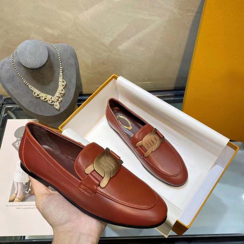 Mode kvinnors loafers vår och höst ny lyxdesigner platt läder klänningskor kvinnors läderskor högkvalitativ bankett shoelaces låda