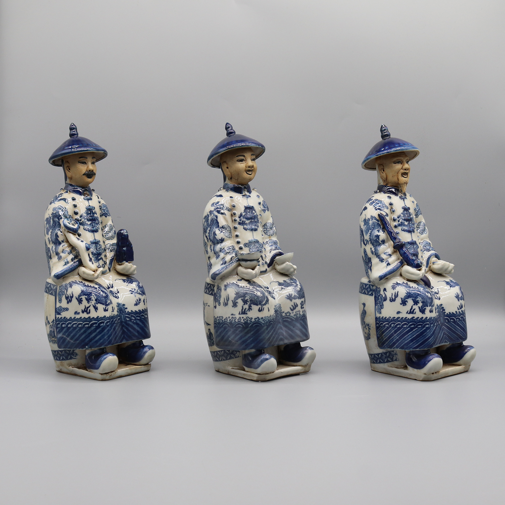 3 generaciones de emperadores chinos en la dinastía Qing, figura de cerámica azul y blanca, accesorio de mesa