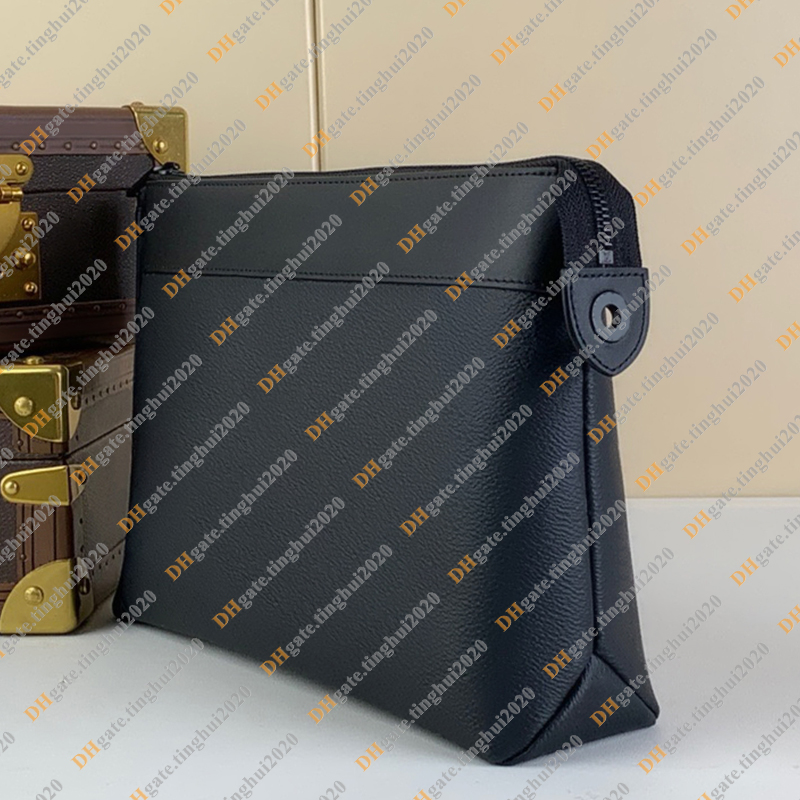 Men Fashion Casual Designe Luxury VOYAGE SOUPLE Bag Clutch Bag Toilette Cosmetic Bag Totes Handbag Wallet TOP Mirror Quality M82543 M82545 Pouch Purse