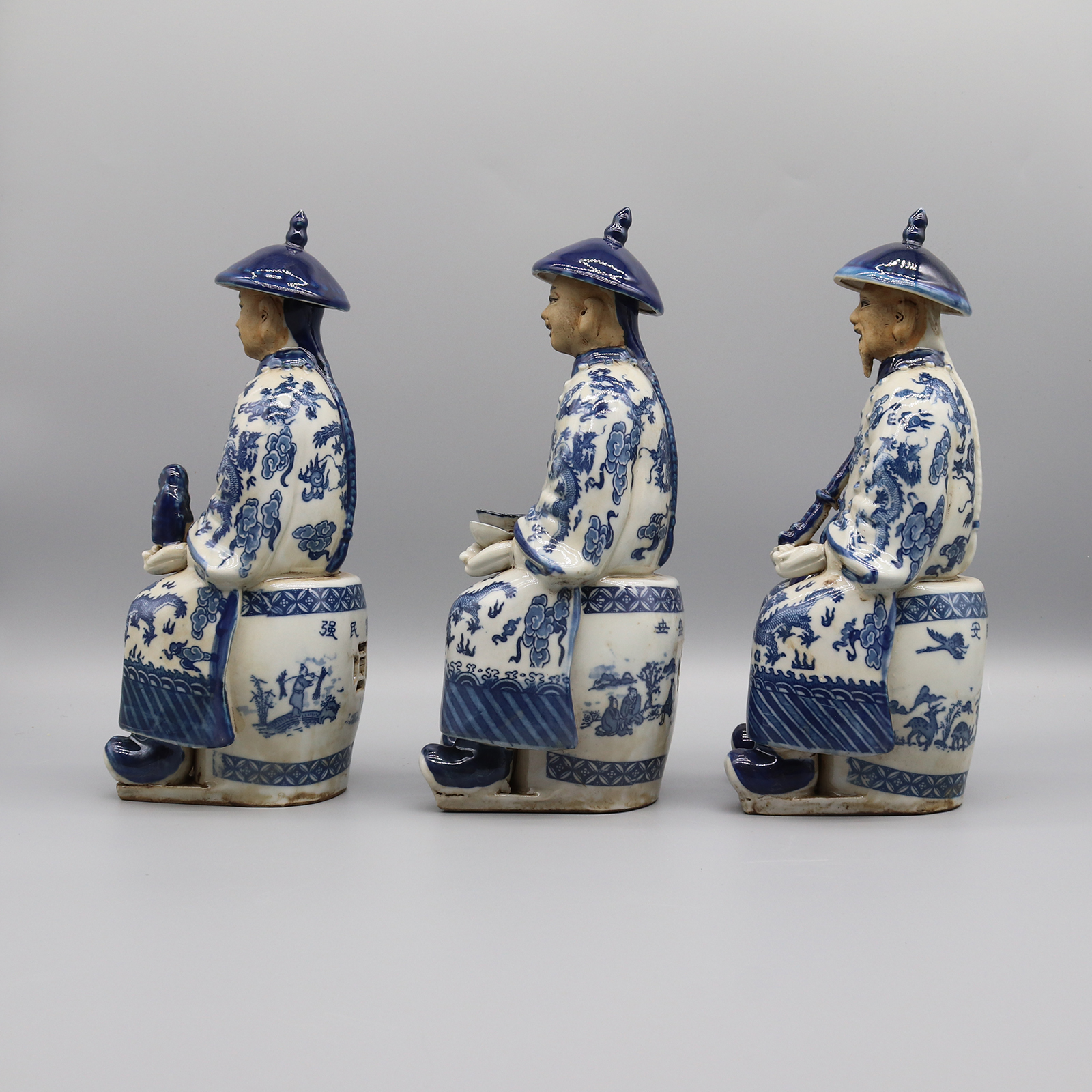 3 generaciones de emperadores chinos en la dinastía Qing, figura de cerámica azul y blanca, accesorio de mesa