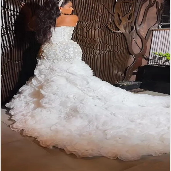 Gorgeous White Mermaid Wedding Dress Handmade Flowers Side Slit vestidos de novia Ball Floral Beaded Straps African Bridal Dress