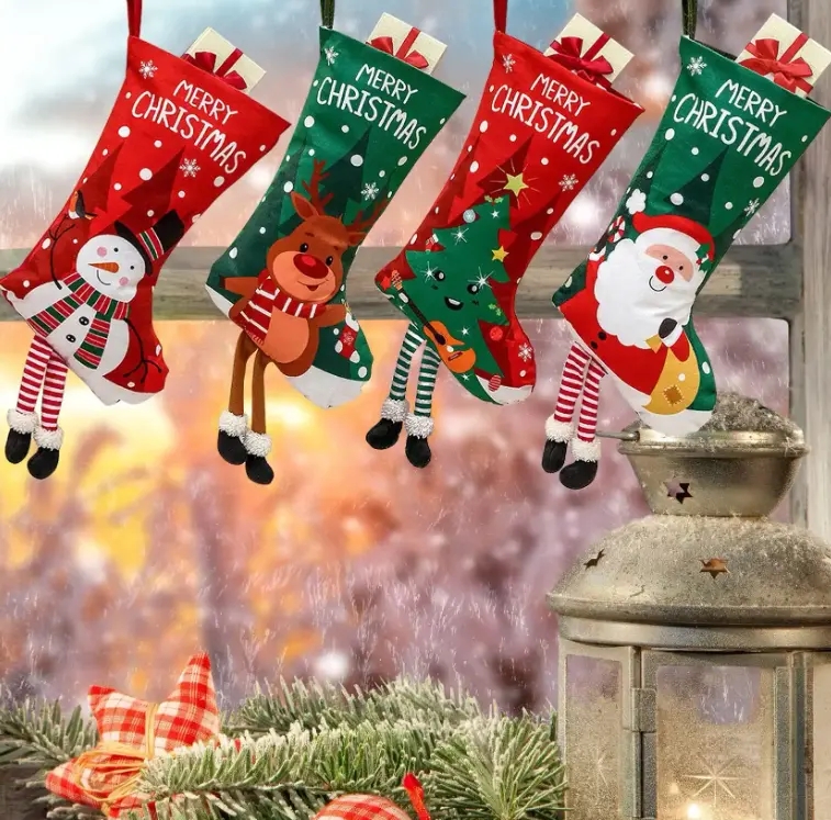 Julstrumpa presentpåsar Santa Claus Ornament Långben på eldstaden Hängande godisväska för familjedekorationer Xmas Tree For Kids Family Home Decor