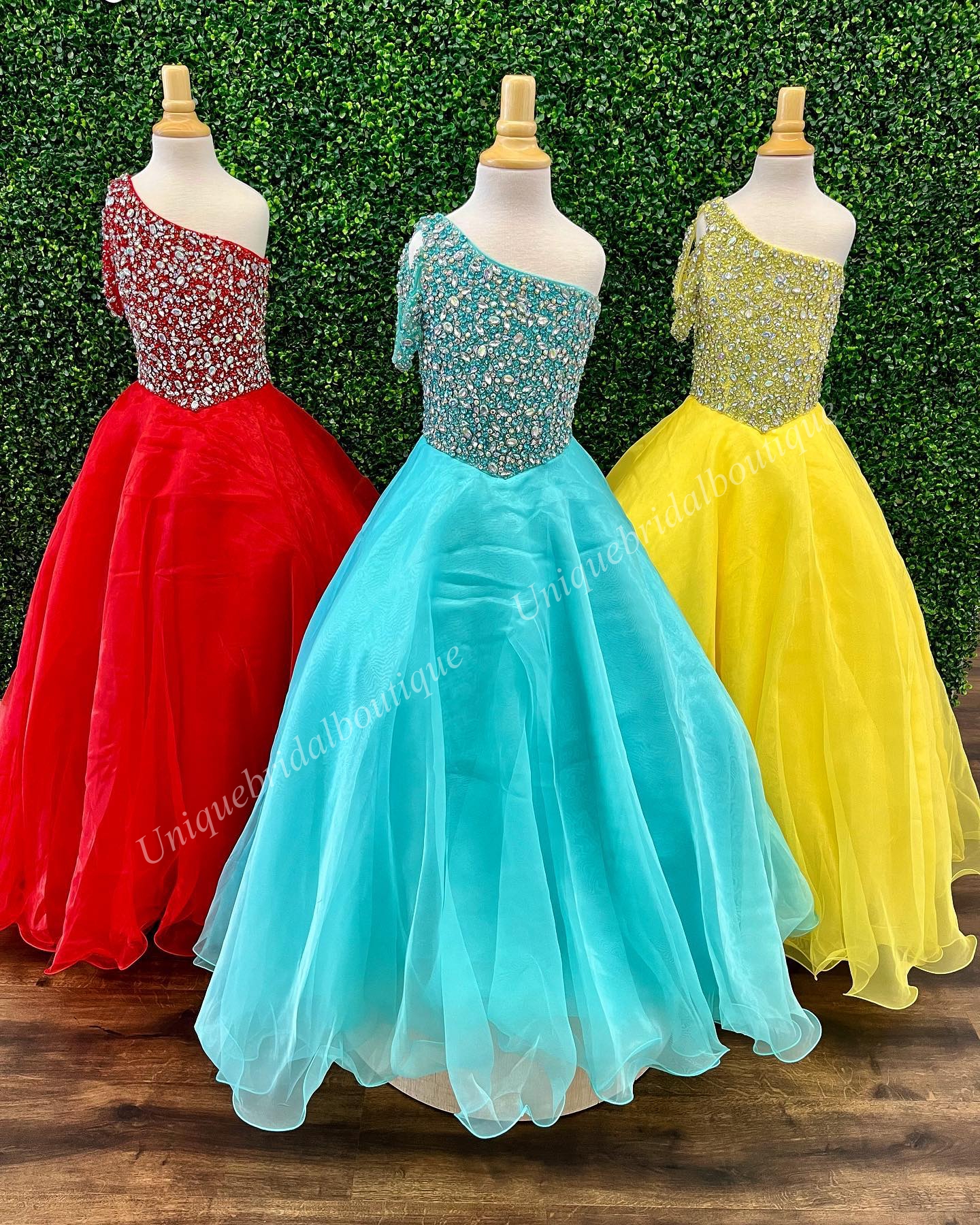 One-Shoulder Ballgown Girl Pageant Dress 2024 Crystals Ab Stones Little Kid Birthday Formal Party Gown Spädbarn Toddler Teens Tiny Young Junior Miss Red Aqua Yellow