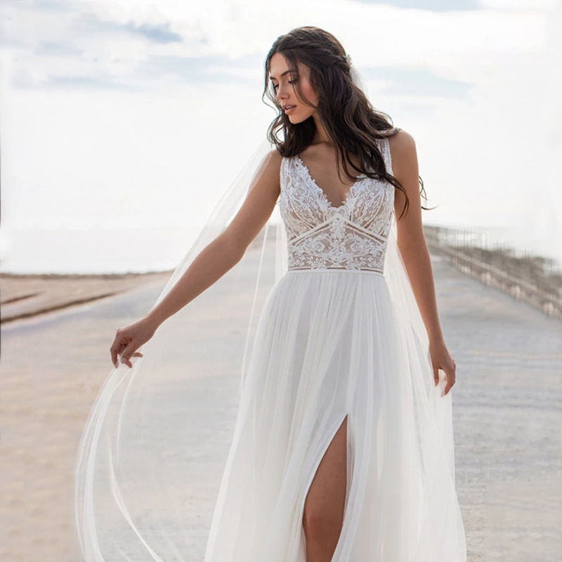 중공 프린트 레이스 V- 넥 웨딩 드레스 Backless High Fork Sleeveless A-Line Beach Gown을위한 신부 커스터마이징