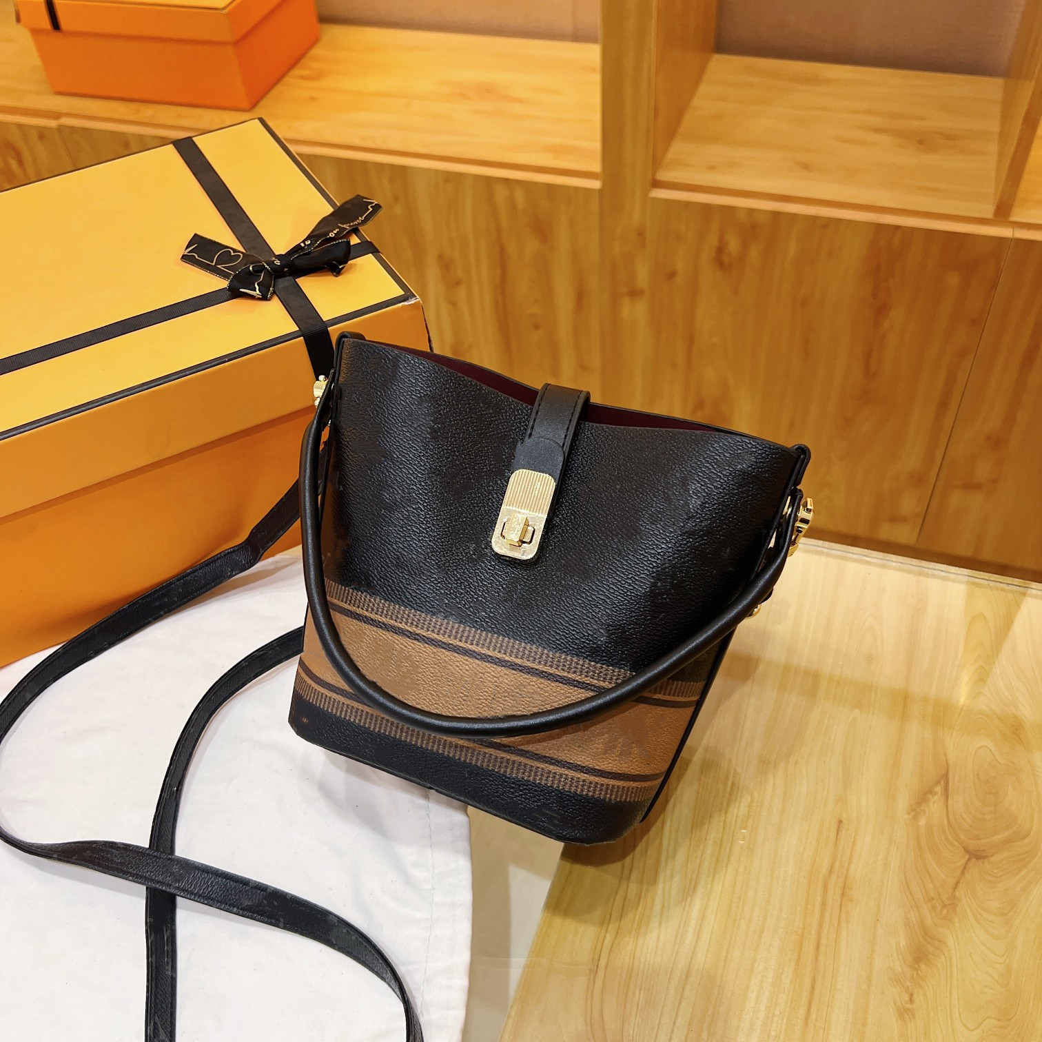 Kadınlar Günü Paketleri Şık Küçük Çanta Kadın Çanta 2023 Yeni Basit Kova Çantası Küçük Crossbody Bag289x