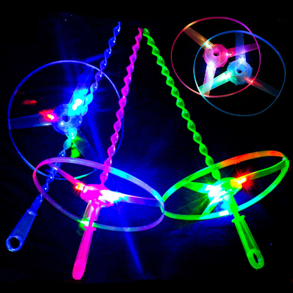 LED lysande bambu Dragonfly Flying Saucers med lätt utomhus nattskytte helikoptrar som flyger leksaker barn födelsedagsfest