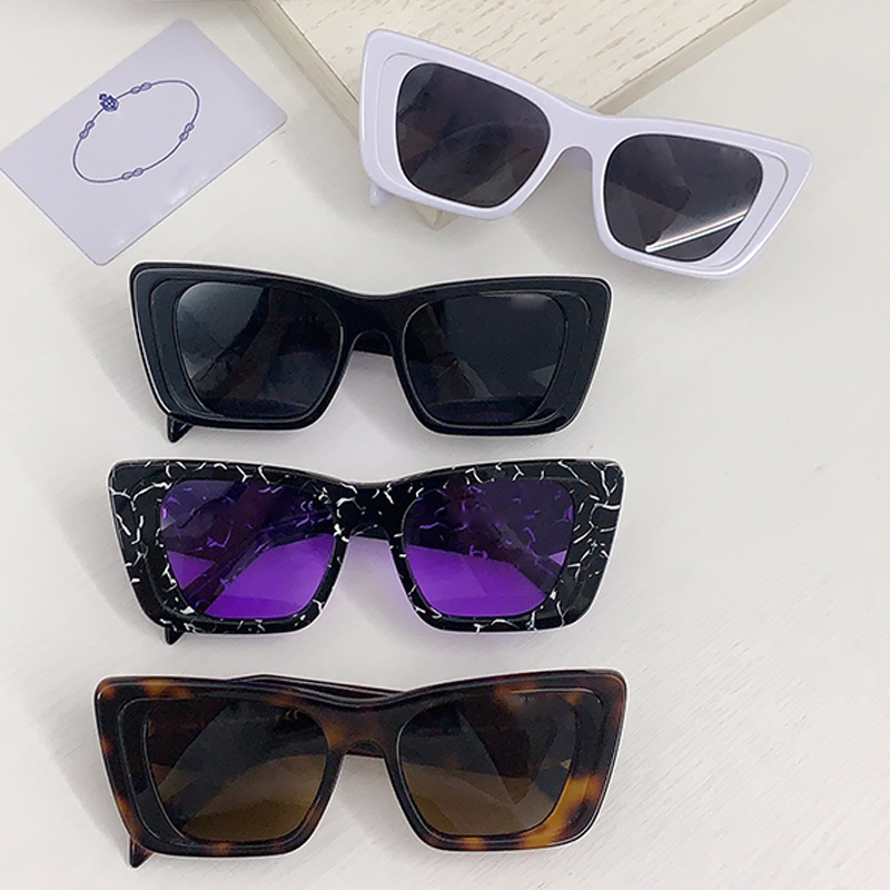 Diseñador de moda de alta calidad Gafas de sol Gafas de sol de playa Hombres y mujeres es seleccionables Moda Viajes al aire libre Gafas clásicas Estilo múltiple con caja SPR 08YF