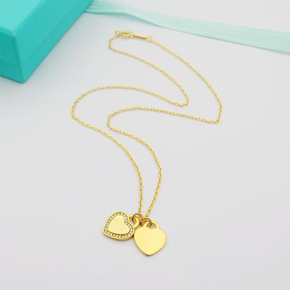 Love Heart Designer Halsband Kvinnor Mens lyxiga smycken Letter Plated Gold Silver Chain Woman Pendant Halsband Designer Fashion M251L
