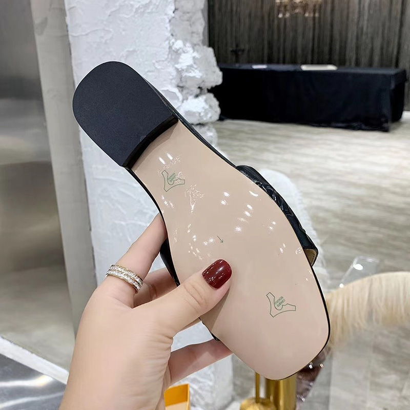 дизайнерские босоножки Revival Mule с тиснением из овечьей кожи Revival Flat Mules на высоком каблуке Скошенные платформы женские белые черные Кожаная подошва тапочки шлепанцы на каблуке