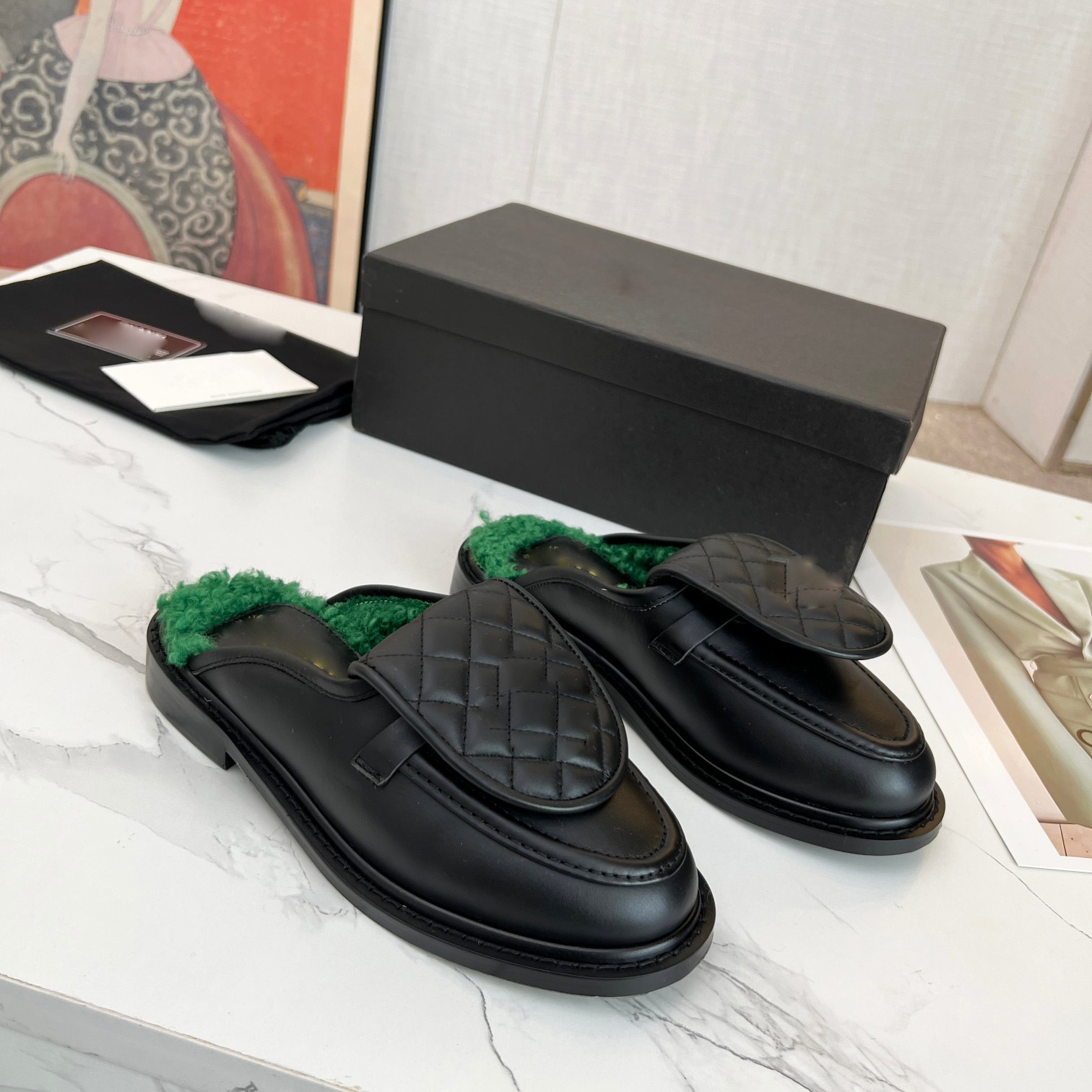 Designers klippa plysch varma glider tofflor kvinnor päls loafers äkta läder sandaler casual skor metall kedja sko sammet toffestorize 35-42