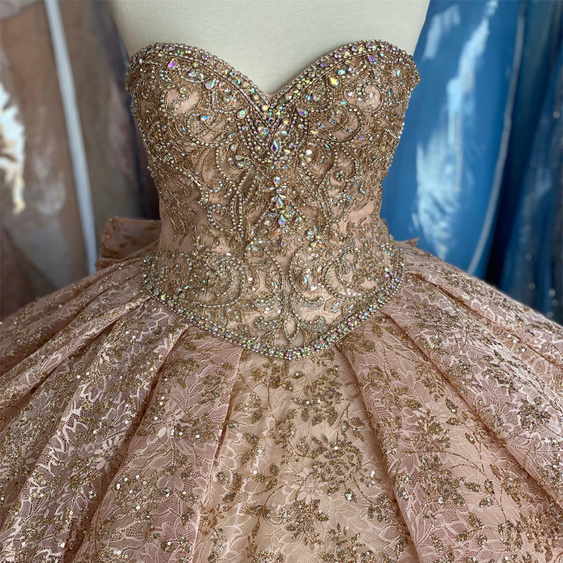 Robes de Quinceanera en dentelle Champagne scintillantes, robe de bal, chérie, perles, paillettes dorées, épaules dénudées, robe à lacets, 16 ans, 2024