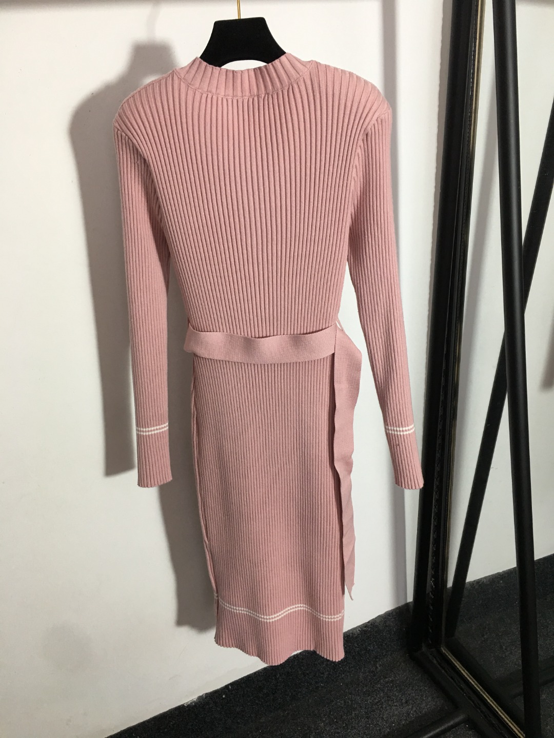 919 2023 Milan Style Runway Dress Autumn Crew Neck lONG Sleeve Black White Pink Mid Calf Brand Same Style Empire Womens Dress Fashion 20226788