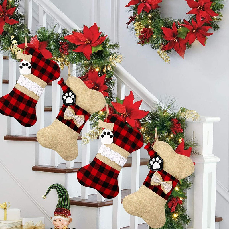 16.5 tum Pet Dog Bone Paw Christmas Stocking Ornament Burlap Plaid Xmas Tree Stora presentpåsar hängande eldstad juldekorationer för familjesemesterfest