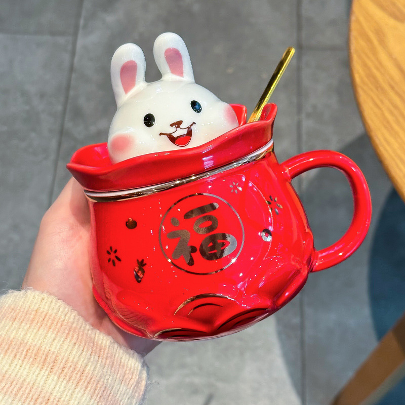 Tasses en céramique de conception de lapin mignon de 420 ML avec couvercle et cuillère en acier inoxydable pour les femmes d'enfants parfaites pour les anniversaires cadeaux chauds pour la maison