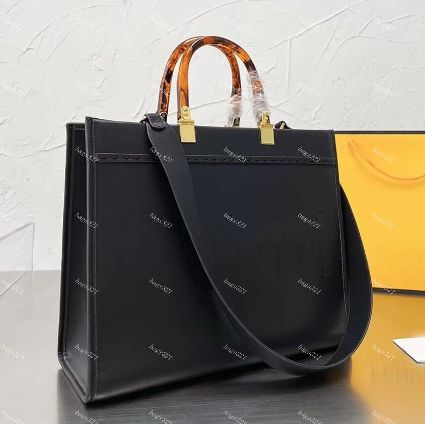 새로운 숄더백 진짜 가죽 5A 트렌드 패션 여성 디자이너 핸드백 메신저 백 넓은 스트랩 토트 제거 가능한 대용량 포켓 쇼핑