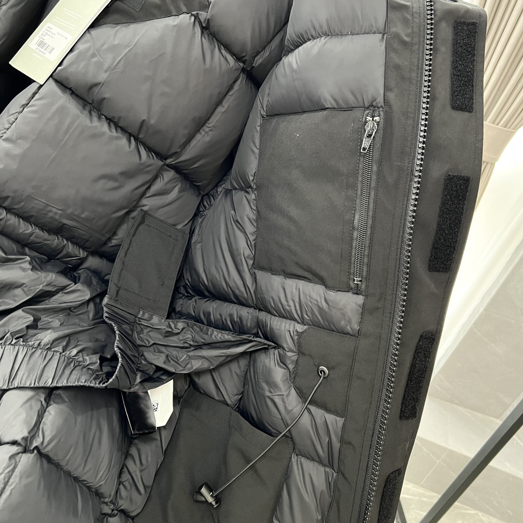 デザイナーメンズジャケットダウンジャケット冬のファッションパーカー防水防風テクノロジー生地厚い胸刺繍ショルダーベルト暖かいクラシックコート