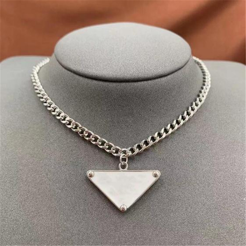 Womens Mens Luxury Designer Necklace Chain Fashion Jewelry Black White P Triangle Pendant Design Party Silver Hip Hop Punk Men Nec187K