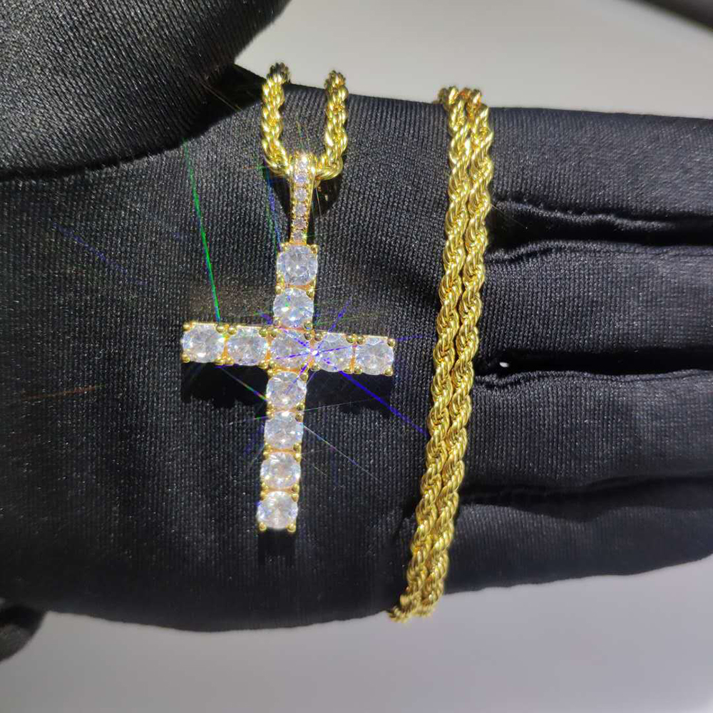 Bling Diamond Cross Hängen Halsband Vitguldpläterade Män Kvinnor Älskare Present Par Religiösa Hip Hop Smycken