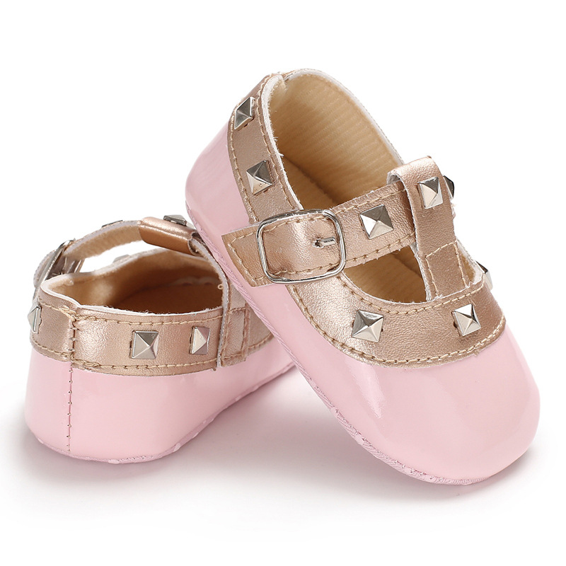Zapatos de cuero PU para bebés y niñas, primeros caminantes, recién nacidos, suela de algodón, zapatos de princesa con remaches de primavera