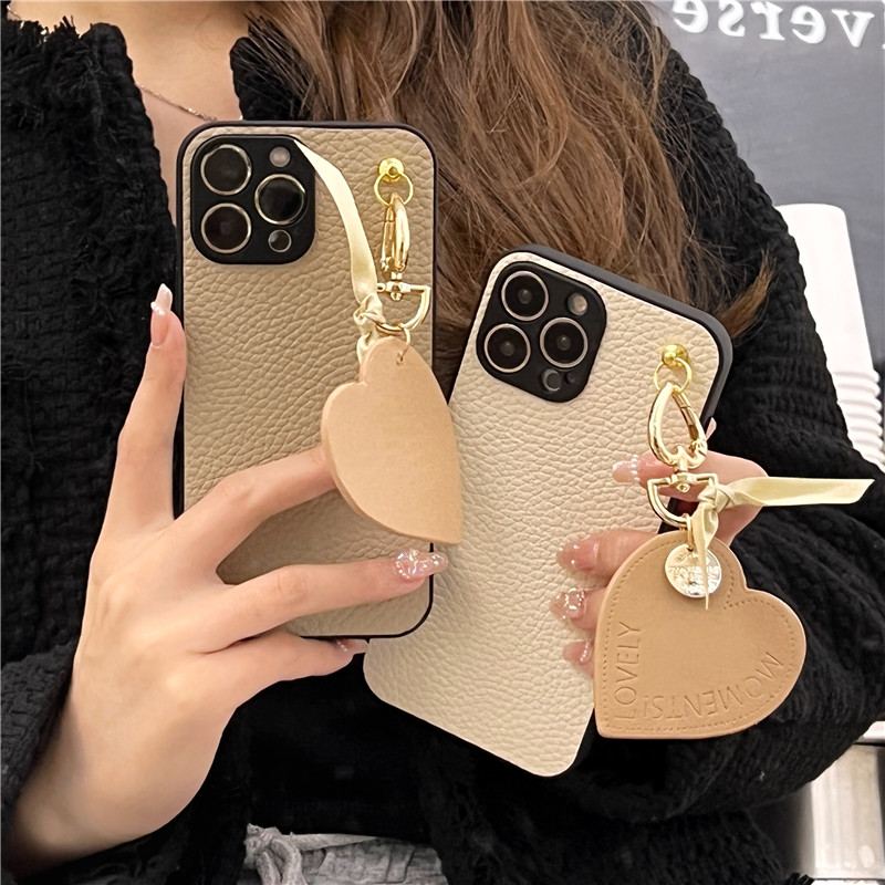 Love Heart Pendant Telefonfodral f￶r iPhone 14 13 12 11 Pro Max Slim Vintage Lychee M￶nster L￤der Vogue Protective Shell Suffproof