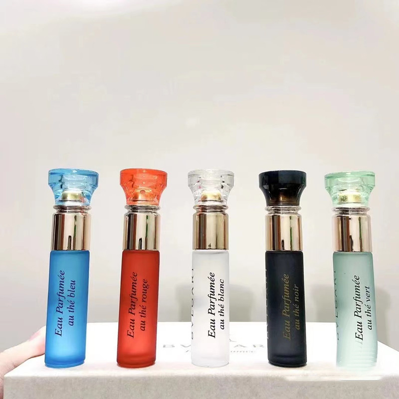 2023 새로운 모델 차 향수 세트 10ml 5 피스 EDP 흰색 검은 색 빨간색 녹차 AU Noir Bleu Rouge Vert Blanc 정상적인 품질 스프레이 빠른 무료 배송