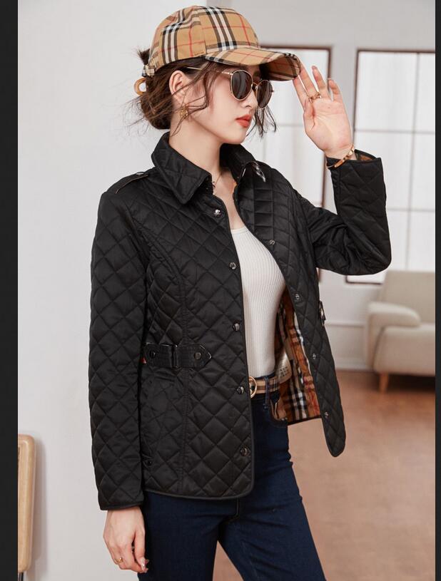 Chaqueta corta acolchada de algodón a la moda para mujer de nuevo diseño clásico abrigo estilo ajustado con bolsillo B19551F290 talla S-XXXL