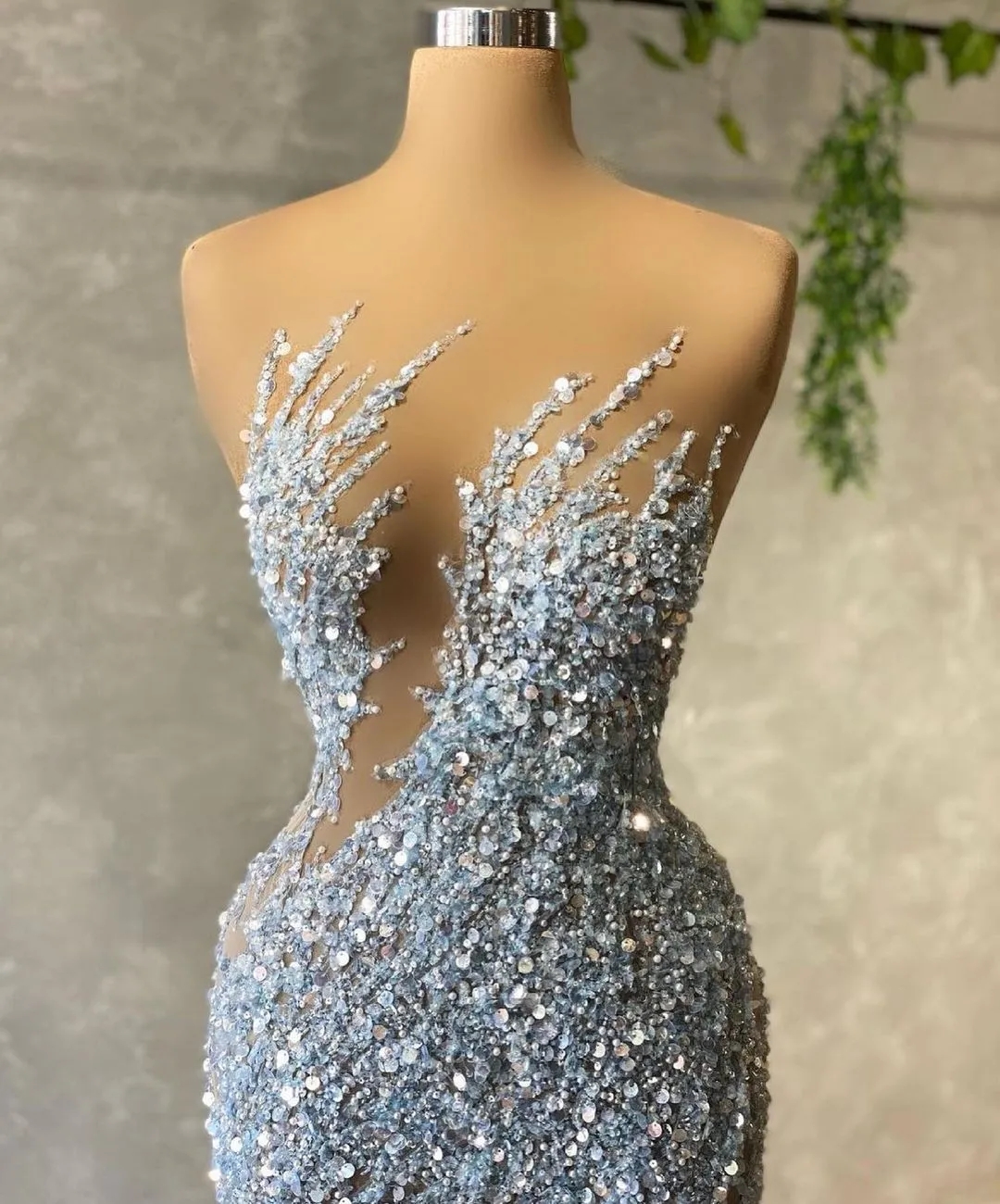 Sparkly Blue Sequins Beaded Mermaid Prom Dresses 2023 Sexy Sheer Neck Plus Size Sweep Train Formal Evening Occasion Gowns